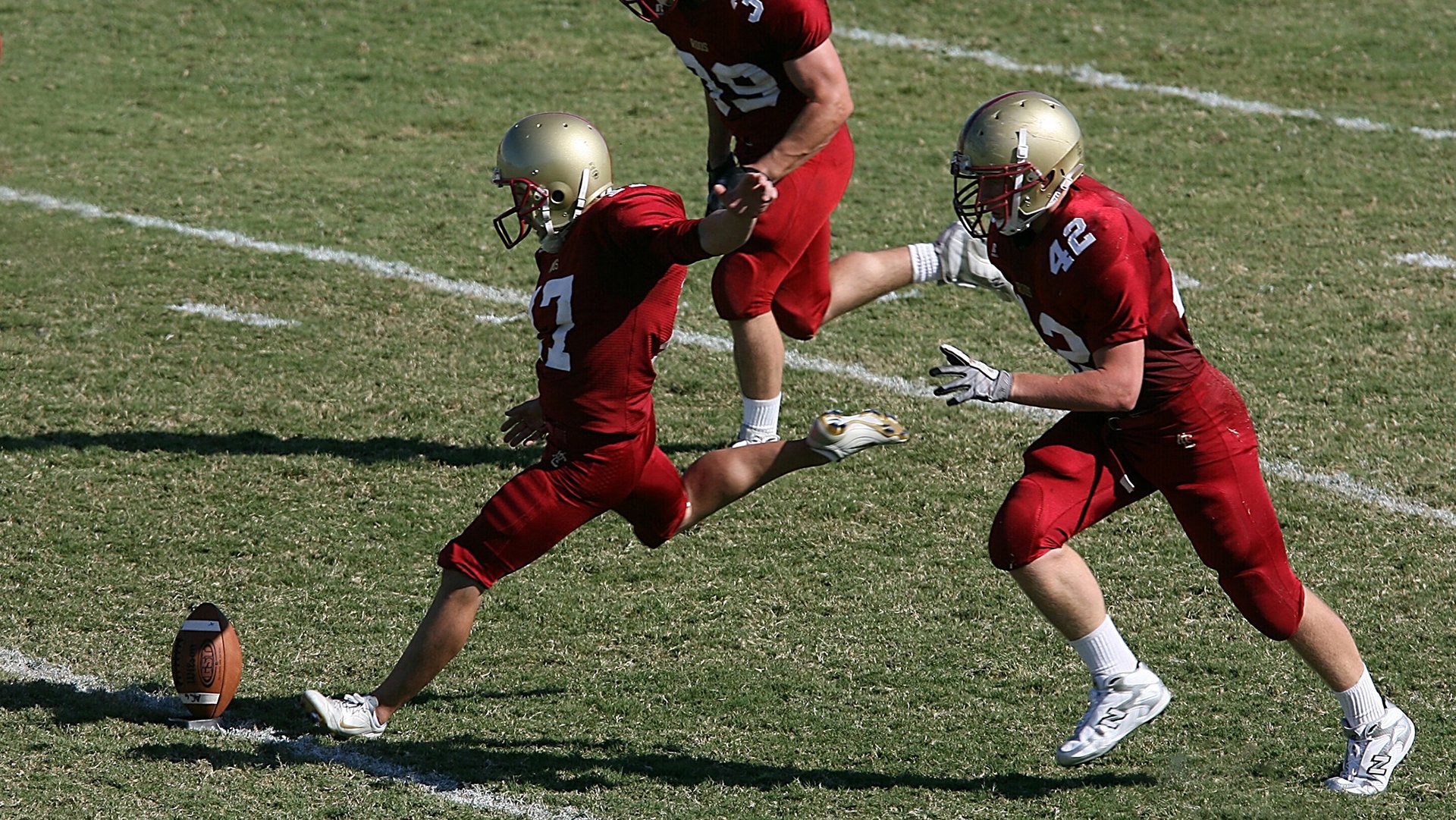 “未来赛车:新能源技术引领速度新潮流”,未来的赛车
